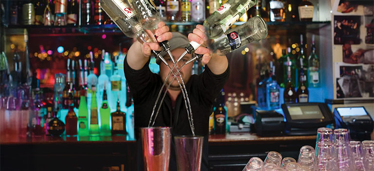 Find the Right Bar Pourer for Your Business