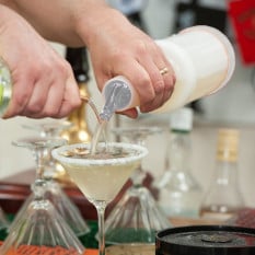Save & Pour Quart Cocktail Juice Bottle 1 Litre White