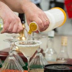 Save & Pour Quart Cocktail Juice Bottle 1 Litre Yellow