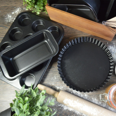 Non Stick 12 Hole Muffin/Yorkshire Pudding Tin 35.5 x 26.5cm