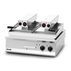 Lincat OE8210/R Opus 800 Electric Counter-top Clam Griddle - Ribbed Upper Plate