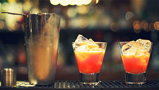 Why  you should be offering cocktails in the hospitality industry?