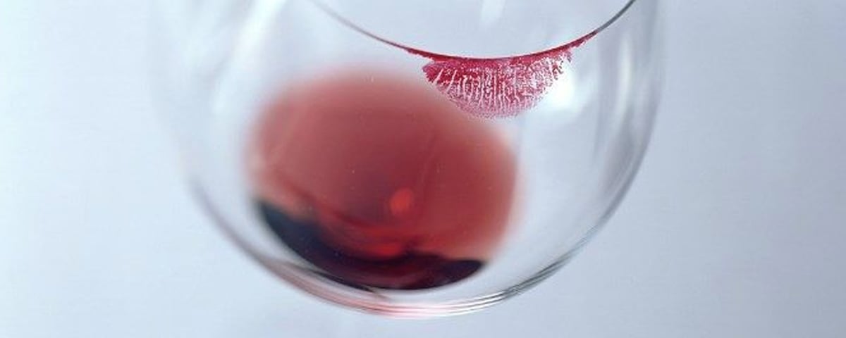 How To Remove Lipstick Marks From Glasses